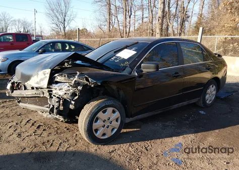 2004 Honda Accord 2.4 Lx z USA, uszkodzony, nr VIN 1HGCM56304A157223